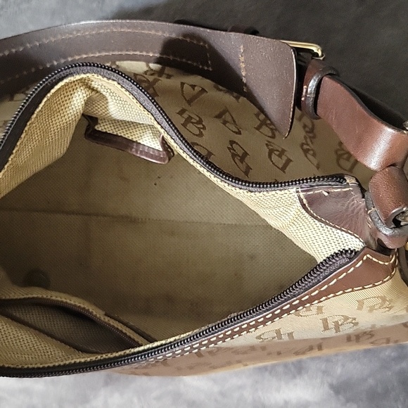 Classic Dooney and Bourke Bag - Picture 5 of 5